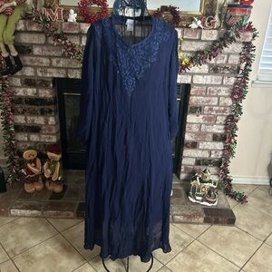 VTG April Cornell Embroidered Neck Line and Gauzy crepe Sz L